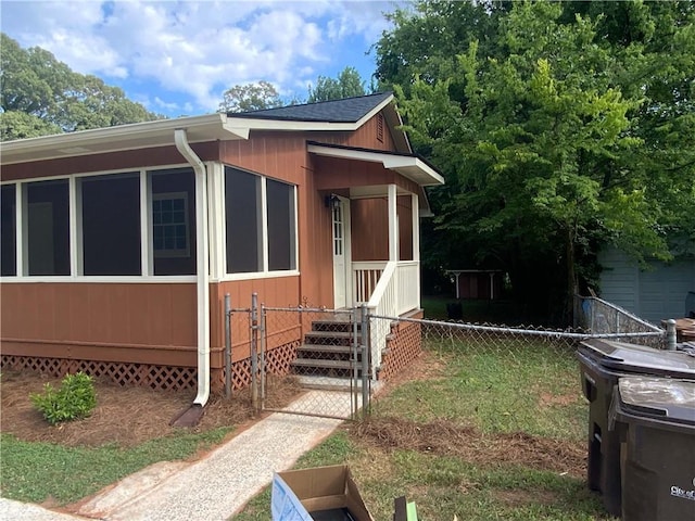 25 Forrest Ln, Cartersville, GA 30121 - view of side of home with a gate