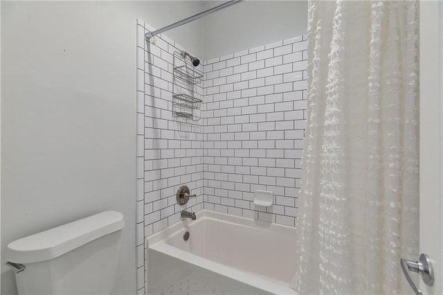 bathroom with shower / bath combo