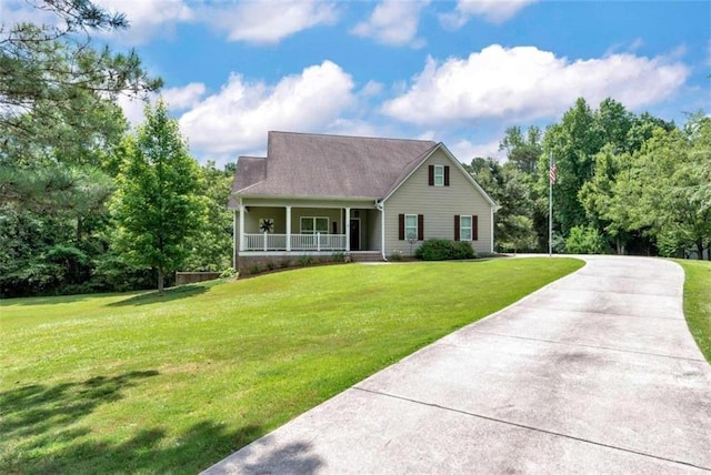 806 Skelton Rd, Hoschton, GA 30548 - view of front of property featuring a porch and a front lawn