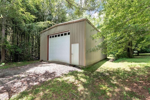 806 Skelton Rd, Hoschton, GA 30548 - detached garage featuring driveway