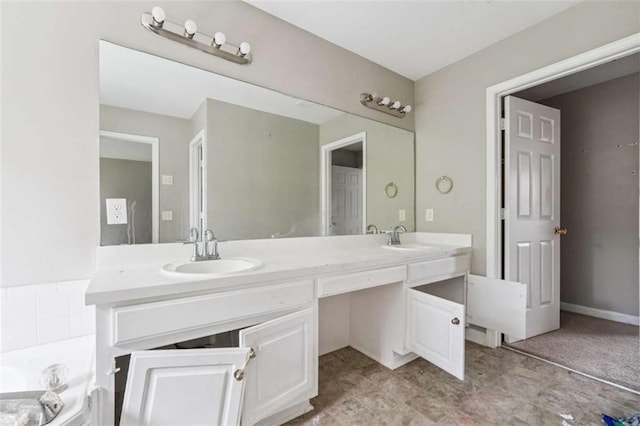 4467 Boatmans Cv, Stone Mountain, GA 30083 - bathroom featuring double vanity and a bath