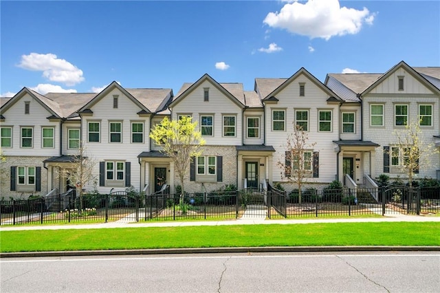 309 Vista Ln, Woodstock, GA 30189 - multi unit property featuring a residential view and a fenced front yard