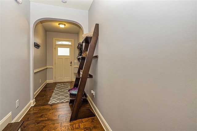 5008 Whiteoak Pointe SE Unit 15, Smyrna, GA 30080 - entryway with dark wood-style floors, arched walkways, and baseboards