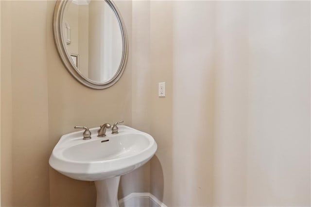 11715 Dancliff Trce, Alpharetta, GA 30009 - bathroom featuring a sink
