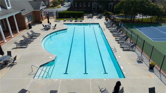 11715 Dancliff Trce, Alpharetta, GA 30009 - community pool featuring fence and a patio area