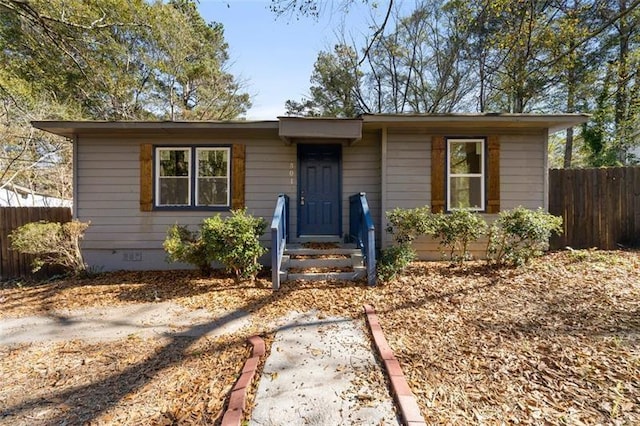 501 Aberdeen Dr NW, Atlanta, GA 30318 - view of front facade with crawl space