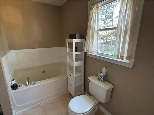 14 Green Gable Pt SW, Cartersville, GA 30120 - bathroom featuring a bath and toilet