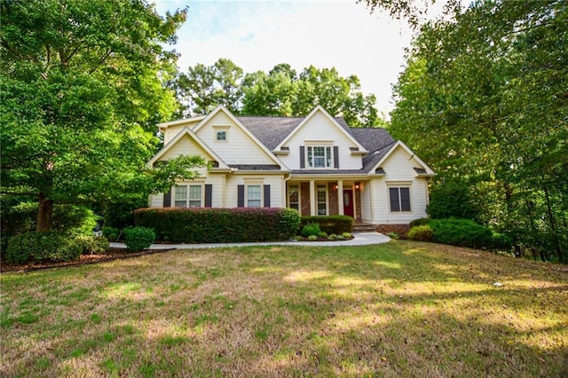 view of front of home with a front yard