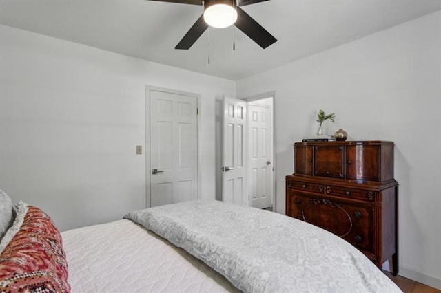 bedroom with ceiling fan