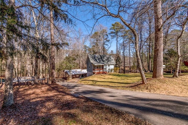 exterior space featuring a front yard