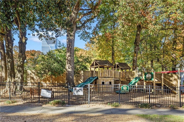 662 Timm Valley Rd NE, Atlanta, GA 30305 - community jungle gym with fence