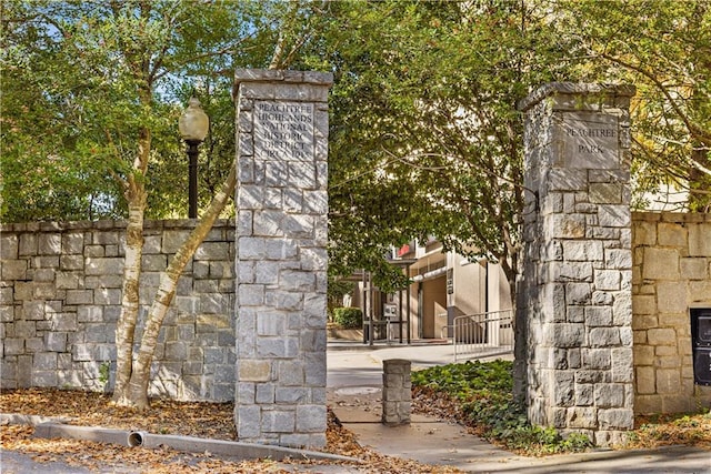 662 Timm Valley Rd NE, Atlanta, GA 30305 - view of property's community