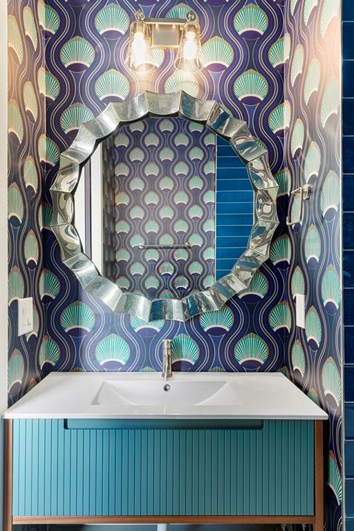662 Timm Valley Rd NE, Atlanta, GA 30305 - room details with vanity