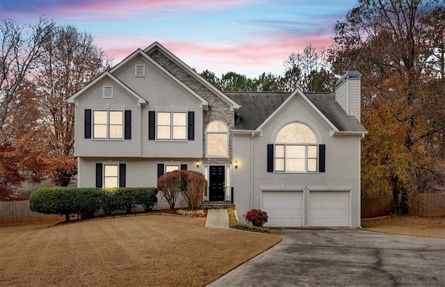 view of front facade featuring a garage