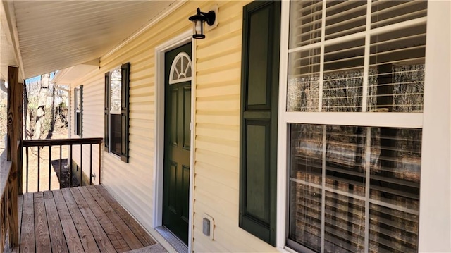 doorway to property featuring a porch