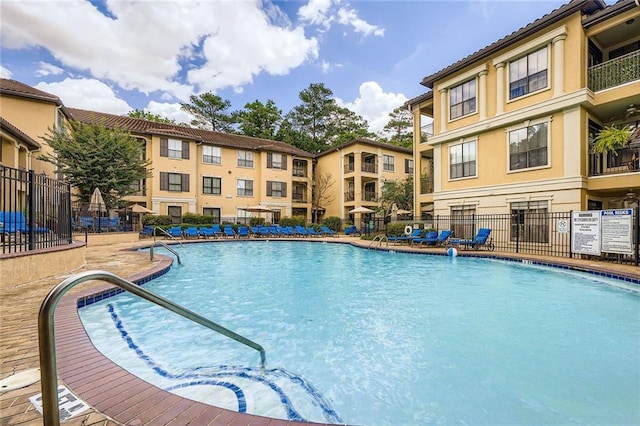 3777 Peachtree Rd NE Unit 438, Brookhaven, GA 30319 - view of community pool