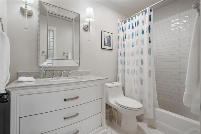 bedroom featuring baseboards, ornamental molding, recessed lighting, and hardwood / wood-style floors