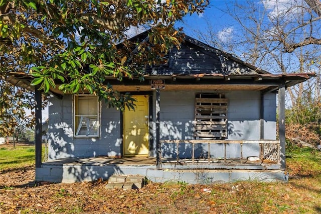 view of front of property with a porch