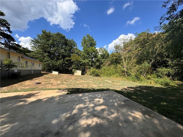 view of yard with a patio