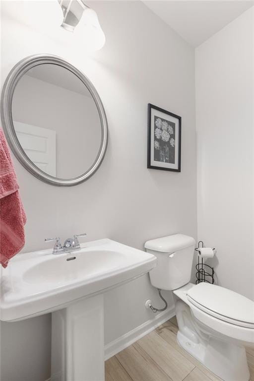 187 Lyndhurst Dr, Bethlehem, GA 30620 - half bath with toilet and baseboards