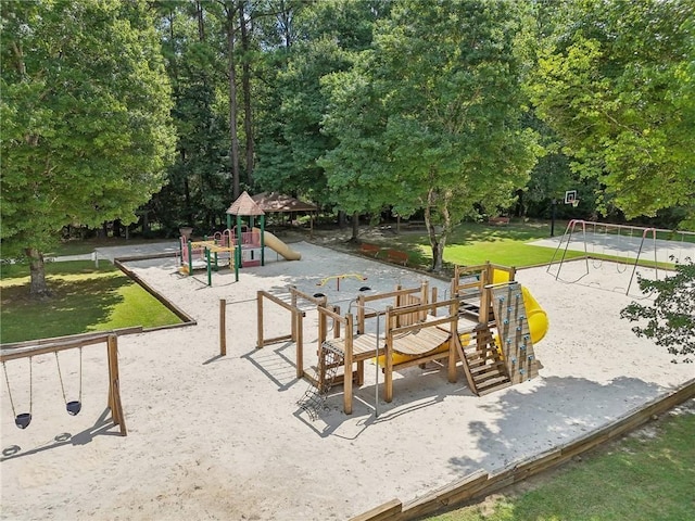 10475 Willow Meadow Cir, Alpharetta, GA 30022 - view of home's community with a yard and view of scattered trees