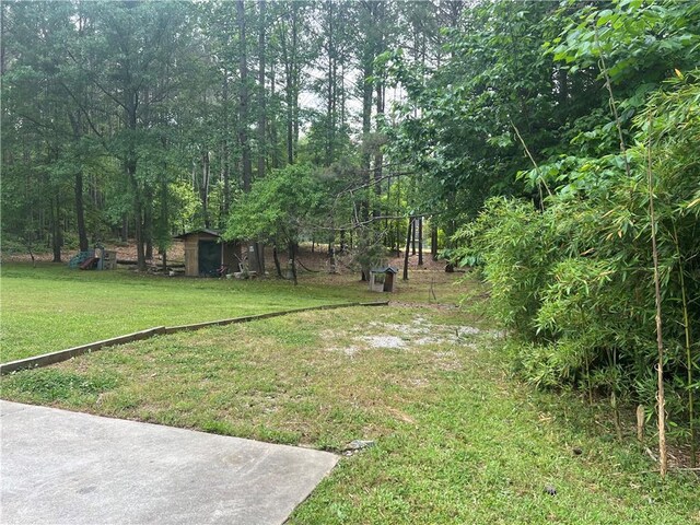 5022 Cliff Top Dr, Loganville, GA 30052 - view of yard
