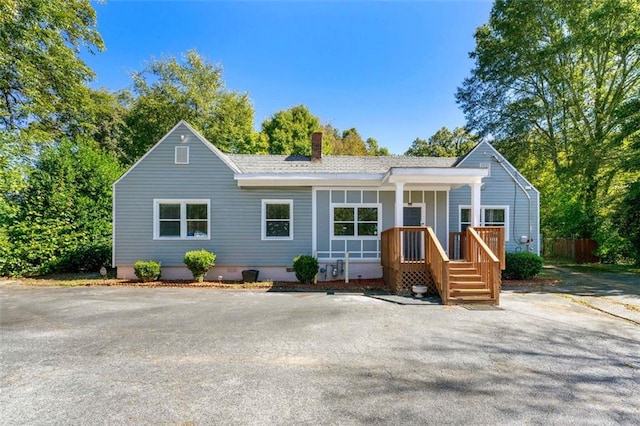 view of front of house featuring covered porch