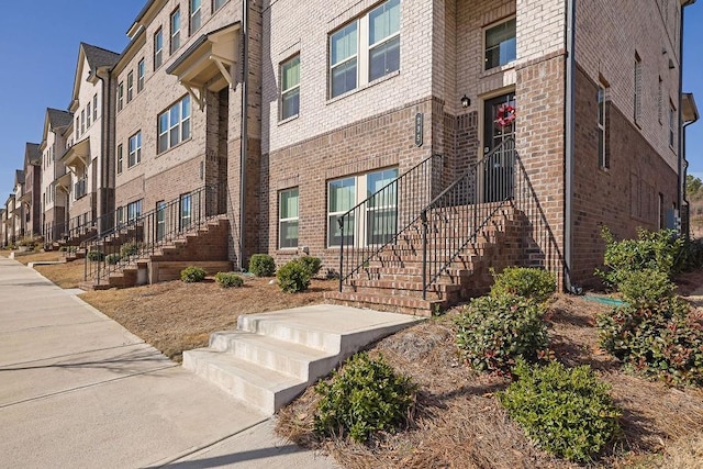 view of building exterior featuring a residential view