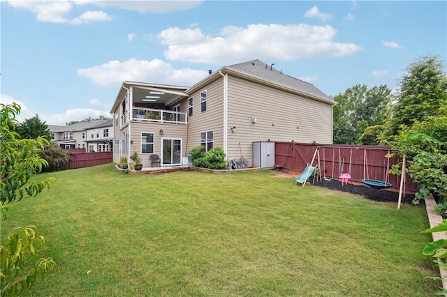 915 Elmsbrook Ln, Alpharetta, GA 30004 - rear view of property featuring a fenced backyard and a balcony