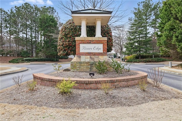 view of community / neighborhood sign