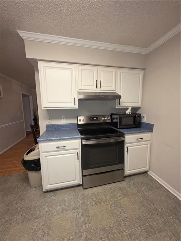 77 Ben W Dr, Cedartown, GA 30125 - kitchen with electric stove, under cabinet range hood, black microwave, white cabinetry, and crown molding