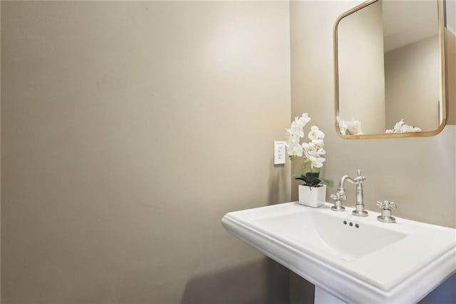 345 Alderwood Ln, Sandy Springs, GA 30328 - bathroom with a sink