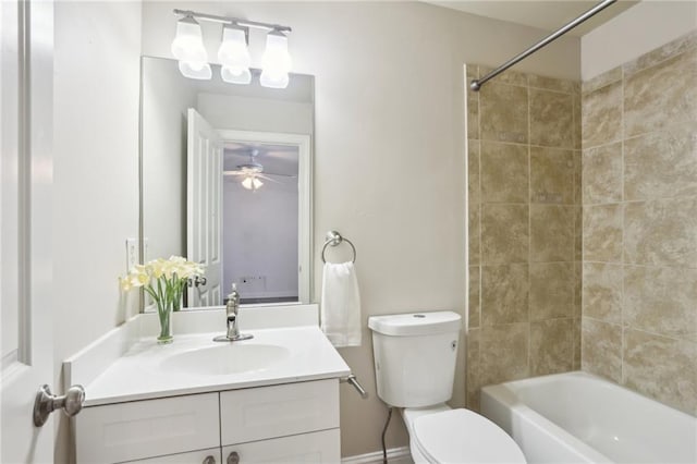 345 Alderwood Ln, Sandy Springs, GA 30328 - bathroom featuring toilet, vanity, washtub / shower combination, and a ceiling fan