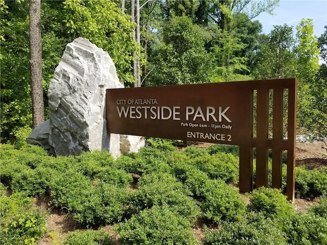 view of community / neighborhood sign