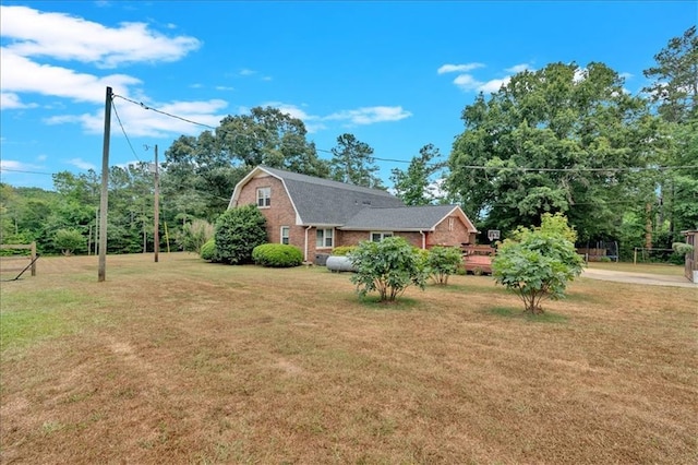 view of front of house with a front yard