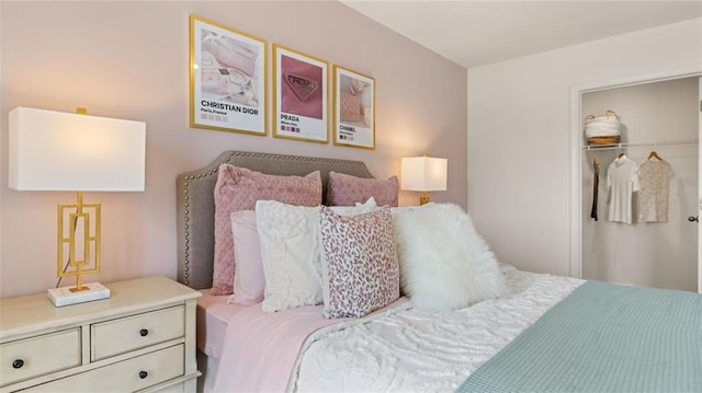 bedroom featuring a closet