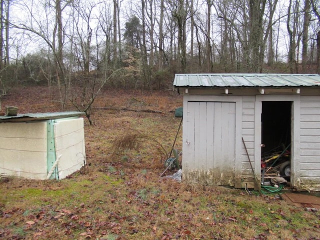 view of outbuilding