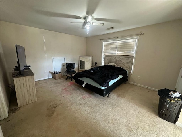 bedroom with ceiling fan