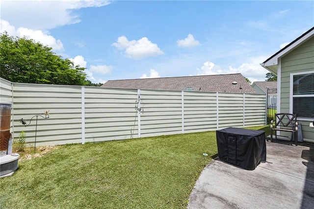 418 Thaxton Ln, Woodstock, GA 30188 - fenced backyard with a patio