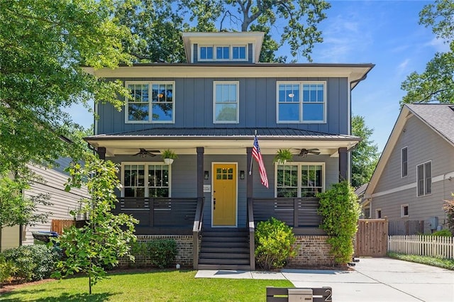 259 Sisson Ave, Atlanta, GA 30317 - view of front facade featuring covered porch, board and batten siding, and ceiling fan