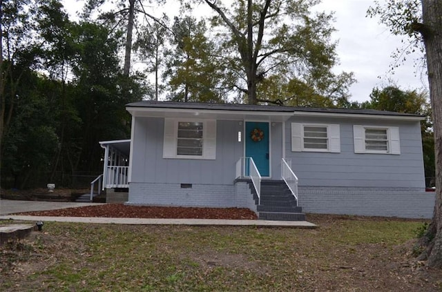 view of front facade with crawl space