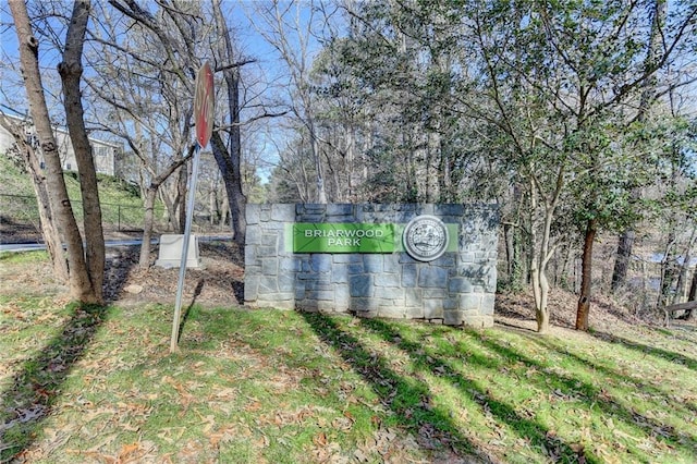 view of community / neighborhood sign