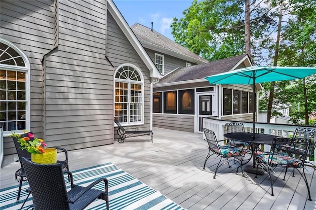605 Linkside Holw, Alpharetta, GA 30005 - deck with a sunroom and outdoor dining area