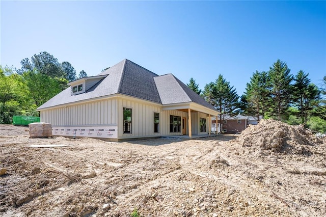 130 Cambridge Ct, Calhoun, GA 30701 - back of property featuring board and batten siding and roof with shingles