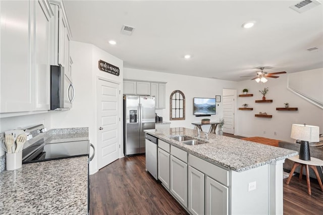 29 Gaston Ct, Hoschton, GA 30548 - kitchen featuring appliances with stainless steel finishes, a ceiling fan, a sink, dark wood-type flooring, and recessed lighting