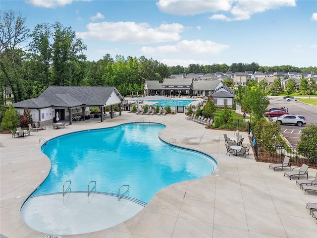29 Gaston Ct, Hoschton, GA 30548 - community pool with a patio