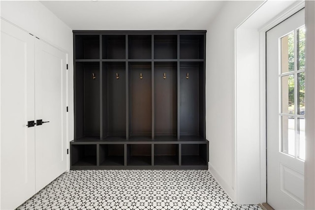 555 Orme Cir NE, Atlanta, GA 30306 - view of mudroom