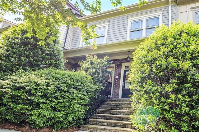 225 Mystic Ridge Hl, Sandy Springs, GA 30342 - view of front of property featuring a porch