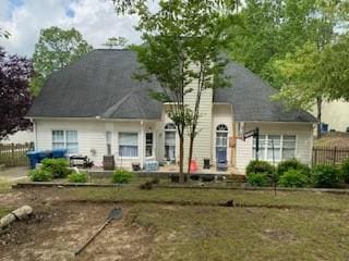 view of front of property featuring a patio area