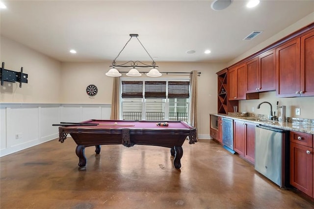 rec room featuring billiards, sink, and concrete flooring